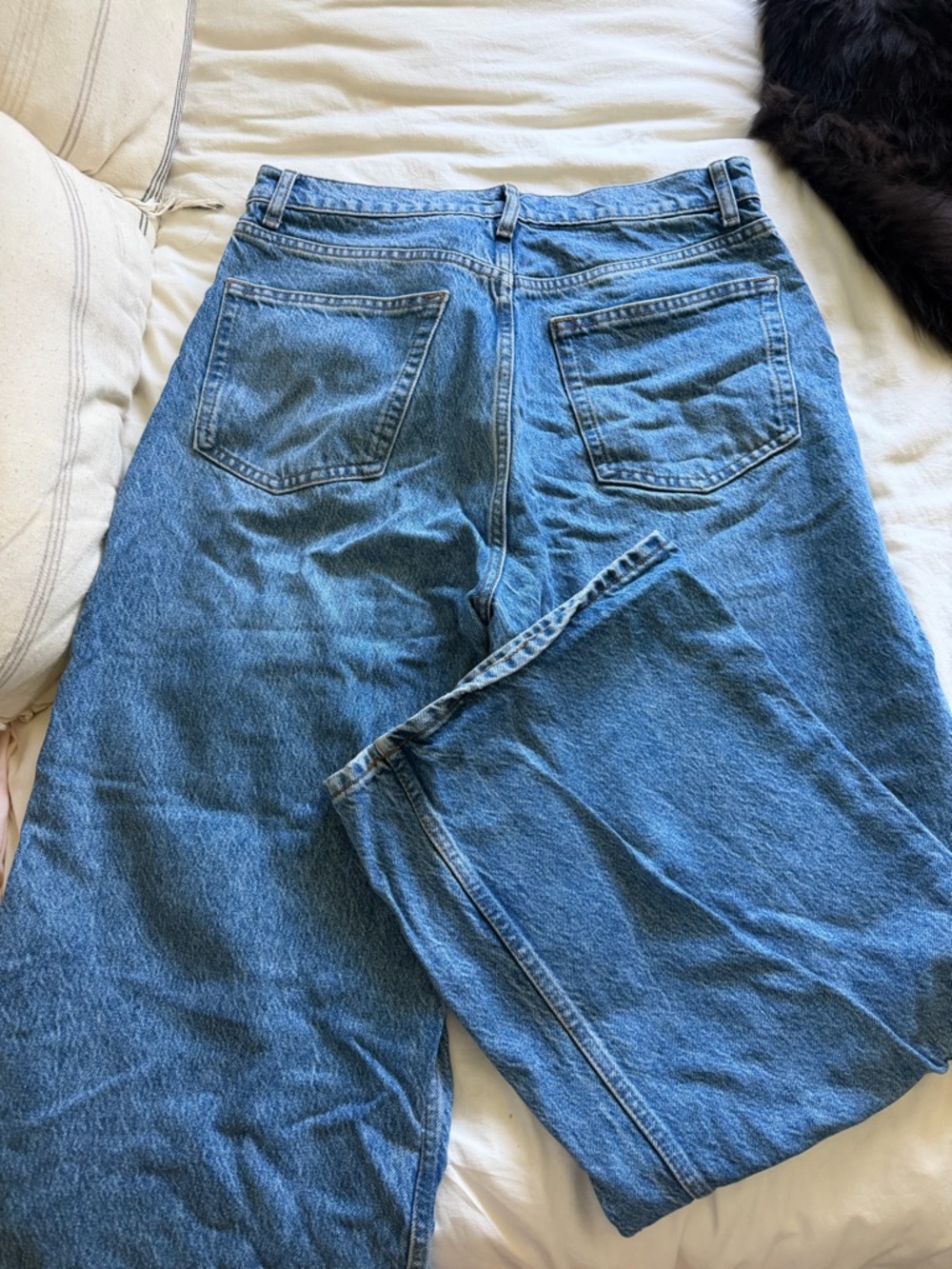 Reformation Cary High Rise Slouchy Wide Leg Cropped Jeans- Colorado - Picture 4 of 6
